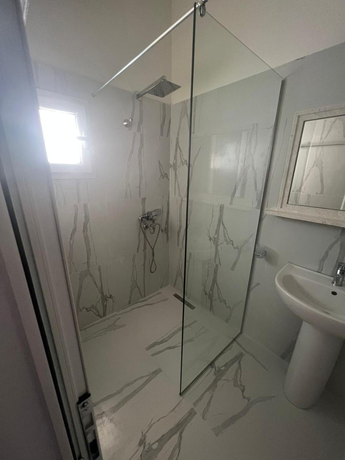 Villa Zoto Himare Luaran gambar